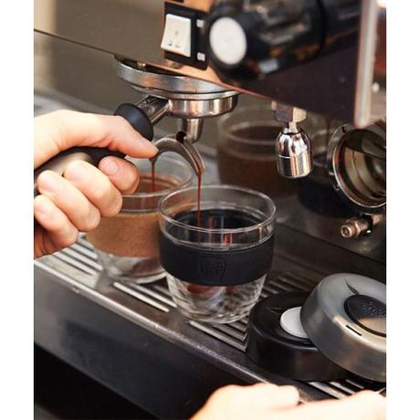 KeepCup mit Kaffeemaschine