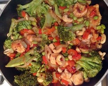 Cashew Hähnchen mit reichlich Gemüse