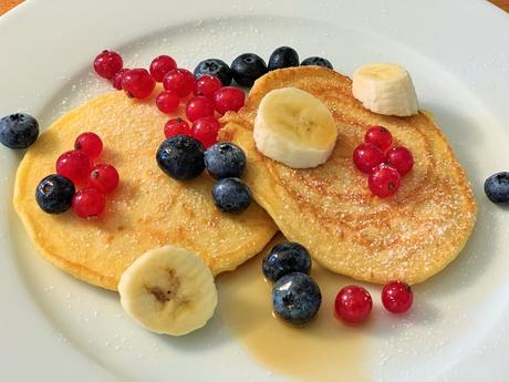 American Pancakes mit Beeren selber machen