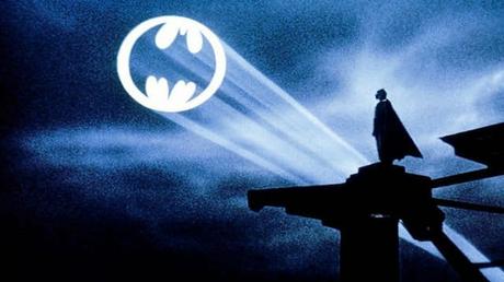 Batman-Day ist da: Das Bat-Signal wird den Himmel erleuchten!
