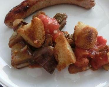 Auberginen-Tomaten-Zucchini-Brotsalat