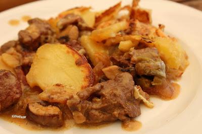 Gulasch mit Kartoffel-Kruste