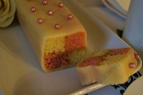 Der Battenberg Cake macht es mal wieder very british bei uns #Rezept #Backen #Biskuit