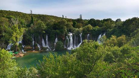 Kravica-Wasserfälle-bosnien-balkan-roadtrip