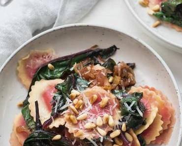 Ravioli mit Rote-Bete-Blättern