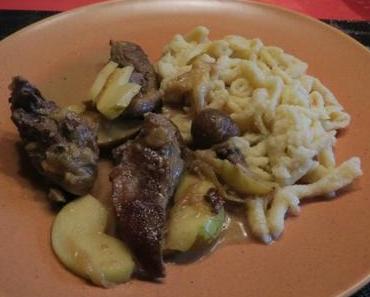 Wildschweingulasch mit Maronen und Apfel