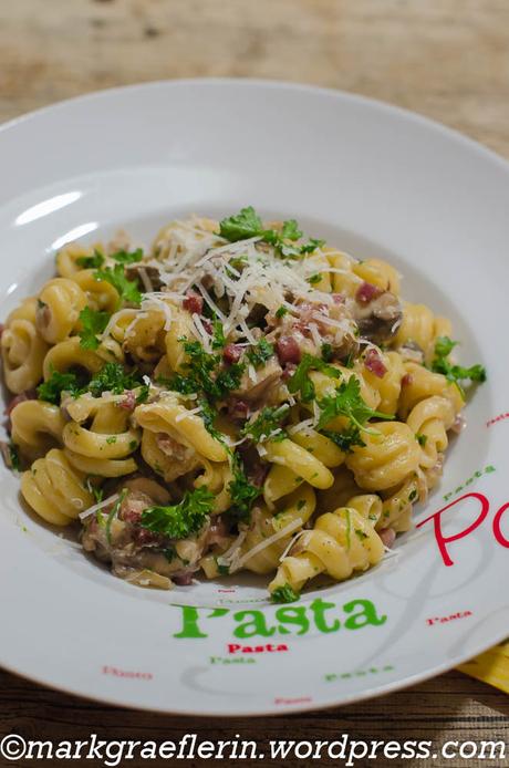 Mittwochspasta: Trivelli mit Champignons, Speck und Mascarpone