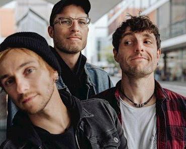 FAUST – die ITCHYs singen jetzt auf deutsch! (Video)
