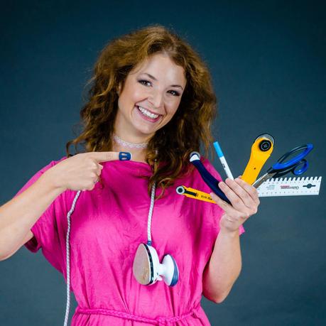 Nähfrosch Plotter Dateien Paket bei Creative Fabrica und 20 % Rabattgutschein auf alles