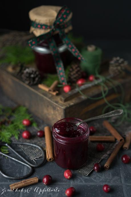 Weihnachtsmarmelade – mit Cranberries, Beeren, Orangen und Gewürzen