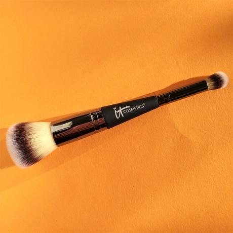 [Werbung] It Cosmetics Heavenly Luxe Complexion Perfection Brush No. 7 + CC + Cream Light
