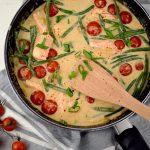 Super cremiges Lachs-Kokosnuss-Curry