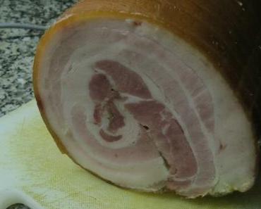 Gegarte Schweinebauchrolle (Brotbelag)