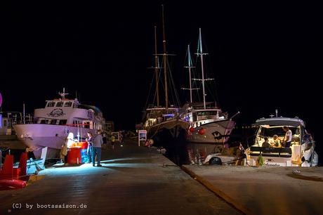 Vodice night life harbour