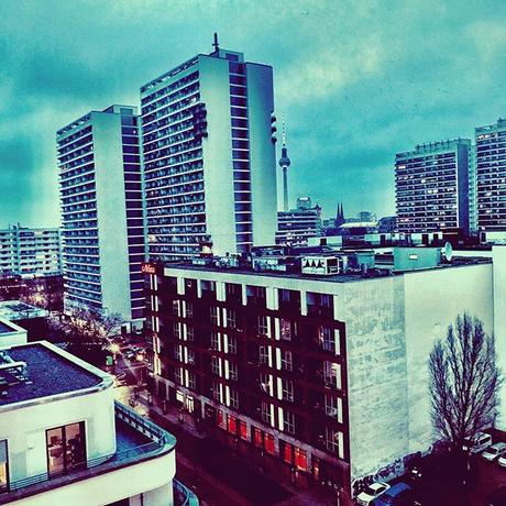 Finding myself.. in the middle of #berlin. | #berlinspiriert #berlinblog #berlinblogger #windowview #mitte #ig_berlin #igersberlin #berlinmood #weloveberlin #window #fenster #ausblick #ausdemfenster #view #berlin365 #officialfanofberlin #meinestadt #me...