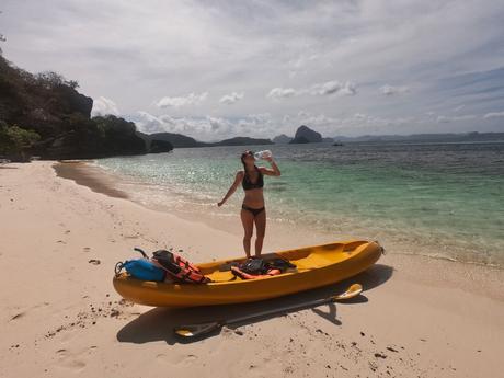 Kanu in El Nido mieten und Strände erkunden!