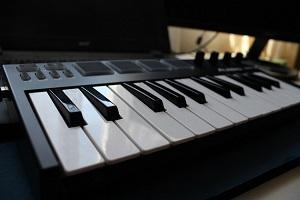 Einsteiger MIDI Keyboard für Anfänger