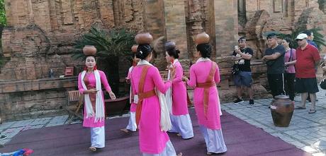 Po Nagar Tanzaufführung