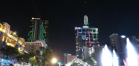 Nguyen Hue Street bei Nacht