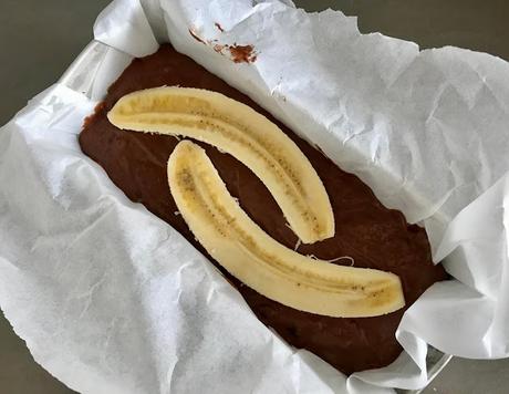 Schoko-Bananenbrot mit Walnüssen und Schokostückchen