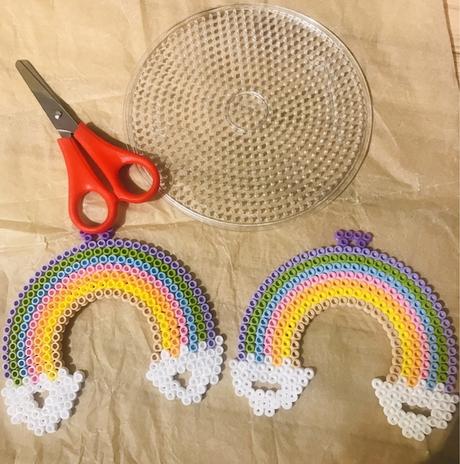 DIY Regenbogen Traumfänger aus Bügelperlen