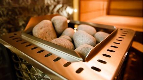 Eine holzbefeuerte Gartensauna ist Genehmigungspflichtig, denn hierbei handelt es sich um eine Sonderfeuerstelle!