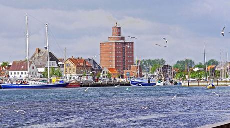 Wassertemperatur Eckernförde: Hafen mit altem Rundspeicher (Rundsilo)