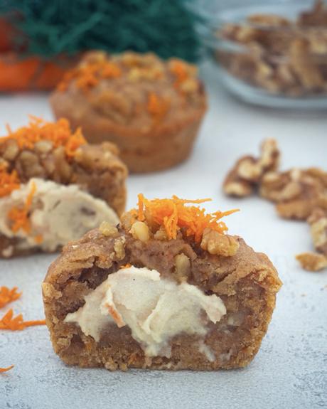 Saftige Muffins mit Karotten und Frischkäsecreme