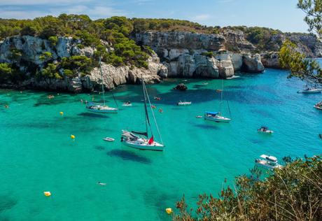 Wassertemperatur Menorca: Traumhaft türkisfarbene Bucht Cala Macarella