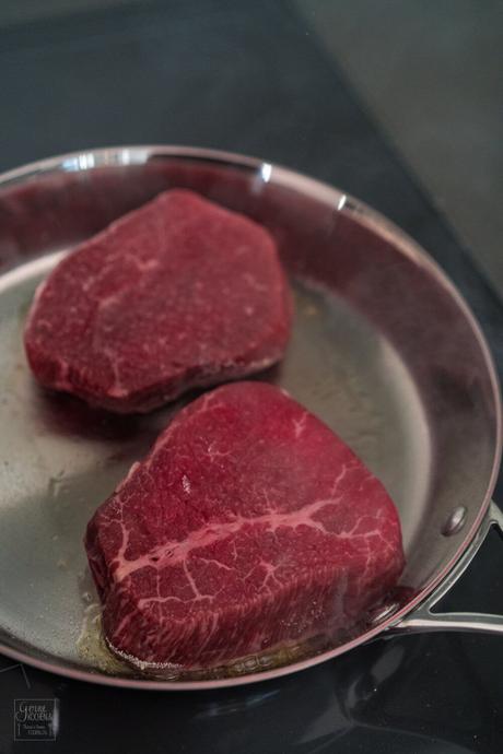 Wagyu Steak mit Spargel und Trüffel-Hollandaise [enthält Werbung]