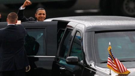 us-prasident-barack-obama-mit-limousine-cadillac