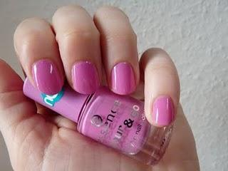 Essence Colour & Go nail polish - 41 "Very Berry"
