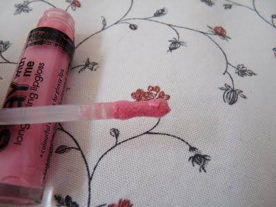 Essence Stay with Lipgloss 