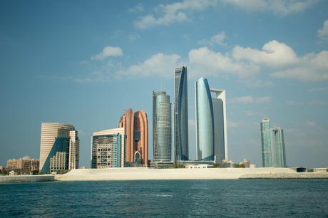 Wassertemperatur Abu Dhabi: Skyline von Abu Dhabi