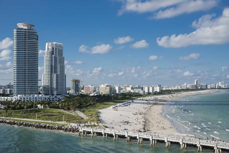 Wassertemperatur Miami: South Pointe Beach und South Pointe Pier im Stadtteil South Beach von Miami