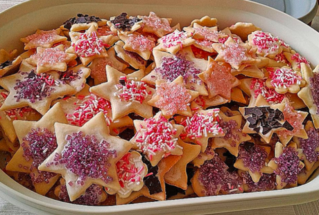 Butterplätzchen (Ideal für Kinder zum Ausstechen (und Verzieren), wenig Ei)