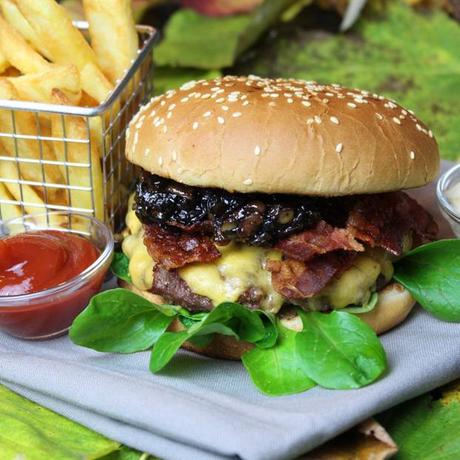 Herbst-Burger mit Apfel-Zimt-Chutney