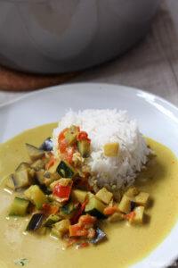 Veganes Gemüse Curry mit Kokoksmilch_