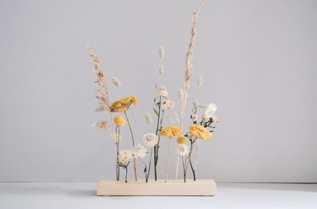 DIY Trockenblumen-Display aus Holz selber machen