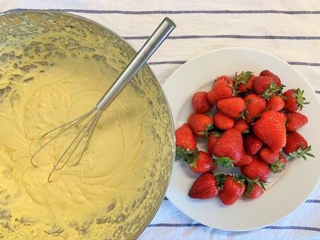 Erdbeer-Blechkuchen - einfach und schnell gemacht