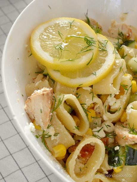 Olivenöl und Zitrone machen diesen Salat so leicht und erfrischend