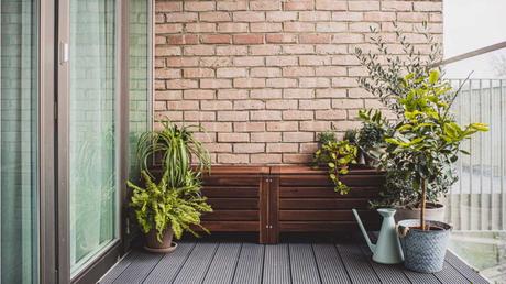 Hochbeet auf dem Balkon: 10 Sachen die Sie beachten müssen