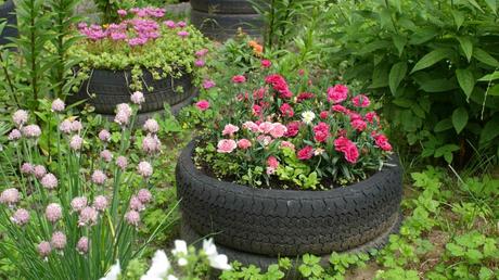 Upcycling DIY Garten: Hochbeet aus Autoreifen