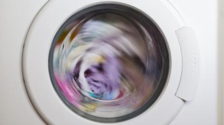 Waschmaschine reinigen: Haushaltsmittel & Tipps
