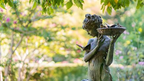 Eine Bronze Skulptur für den Garten als Werbegeschenk