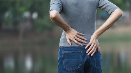 Rückenschmerzen nach der Gartenarbeit: Ursachen & Prävention und Tipps