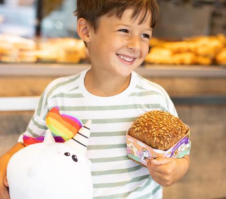 Kind mit Einhorn Brot von Pummeleinhorn