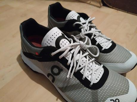 On Cloudrush Laufschuh