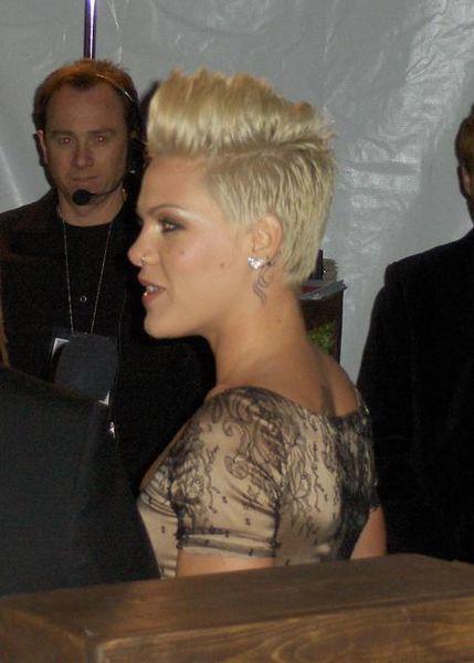 File:Pink at 2007 E! Golden Globe afterparty.jpg