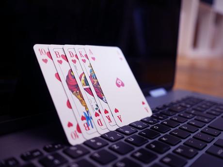 Online Poker, Poker, Glücksspiel